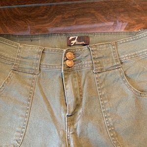 8 P Olive green cotton pants